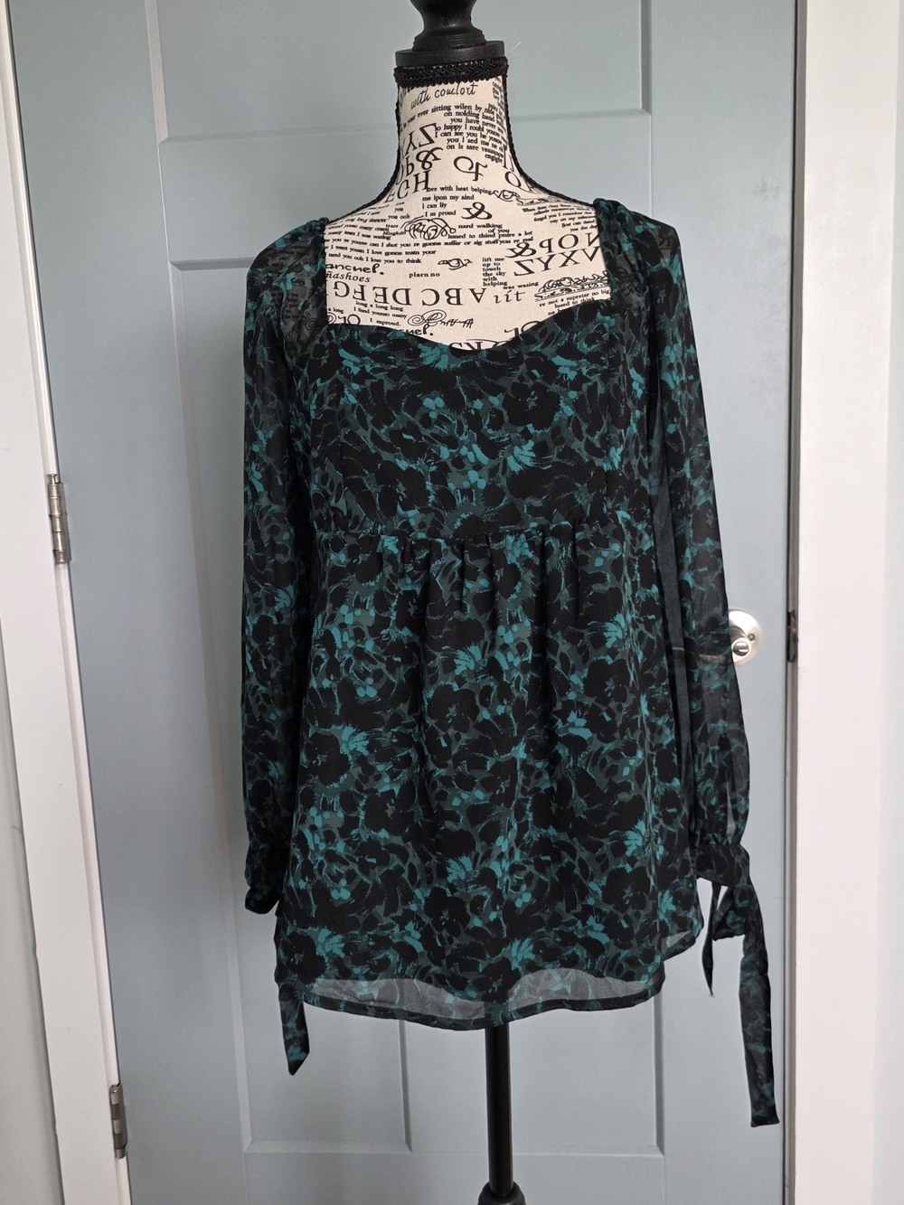 Isabel Maternity Smocked Floral Babydoll Blouse Emerald Green Teal Small
